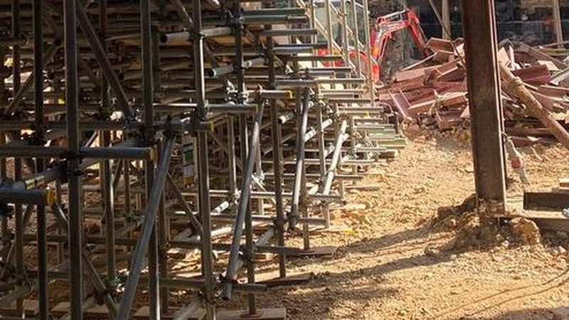 Scaffold plant access ramp built on a residential site